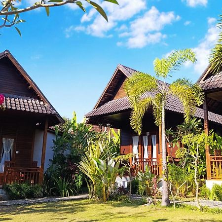 Kurnia Guest House & Spa Sakti Exterior photo