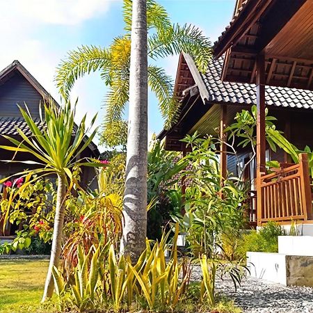 Kurnia Guest House & Spa Sakti Exterior photo