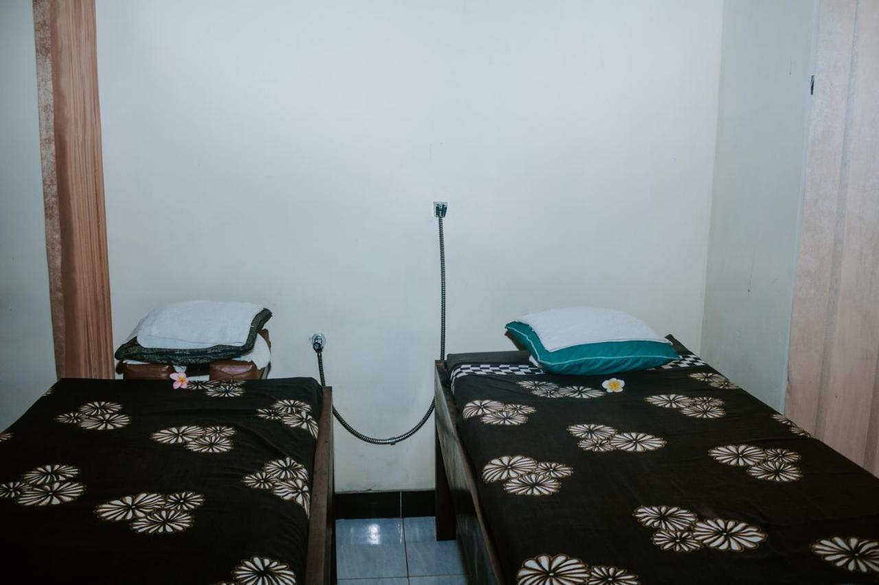 Kurnia Guest House & Spa Sakti Exterior photo